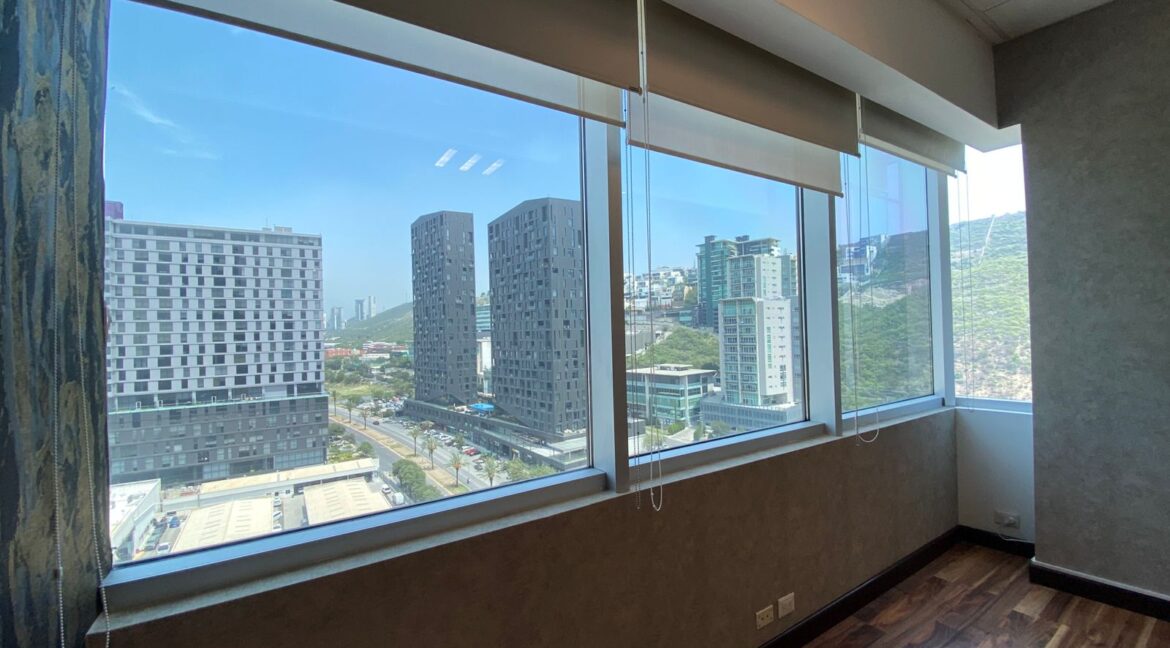 16 Oficinas en Renta Torre Vértice Valle Oriente San Pedro