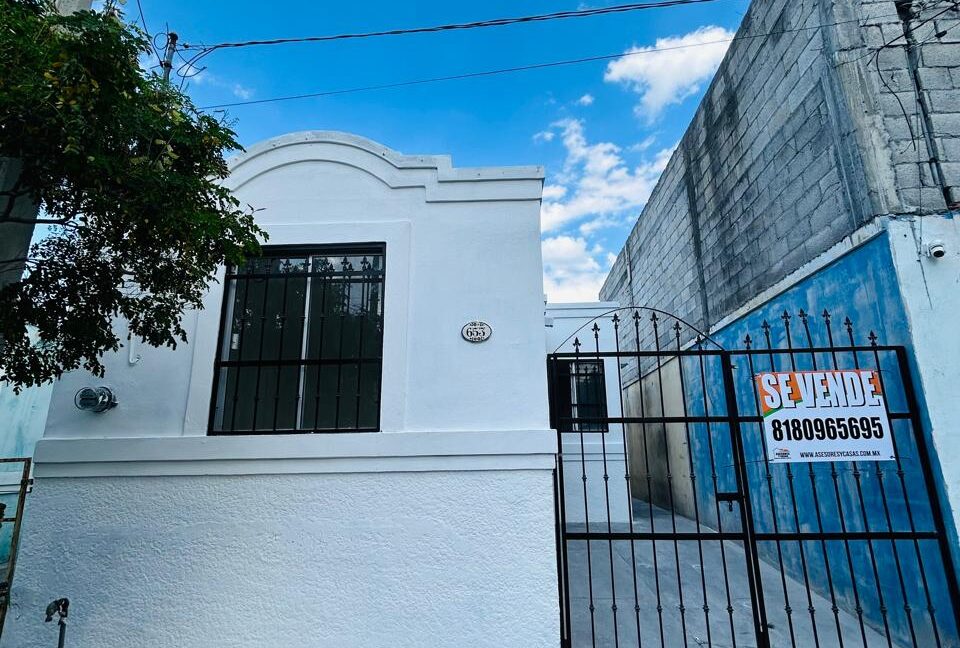 1 CASA EN VENTA MISION REAL APODACA