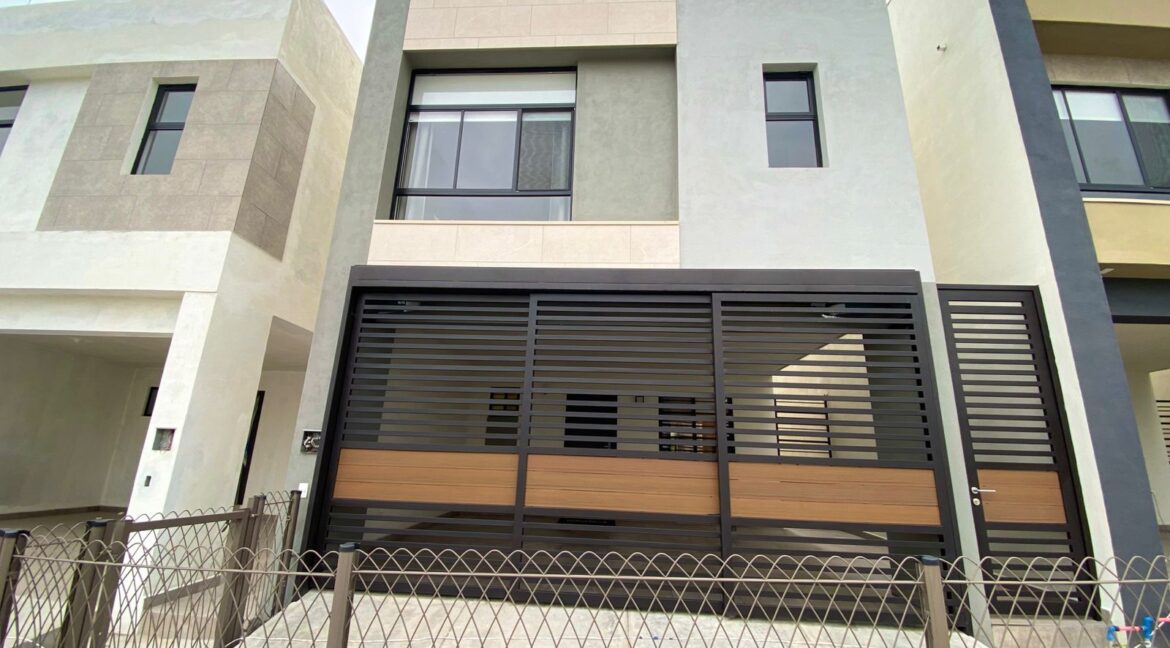 1 CASA EN VENTA VERENIA, DOMINIO CUMBRES