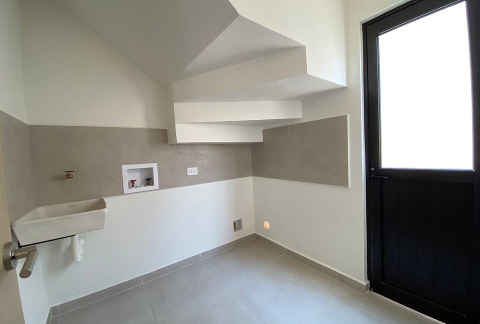 10 CASA EN VENTA CALANDRIA RESIDENCIAL DOMINIO CUMBRES