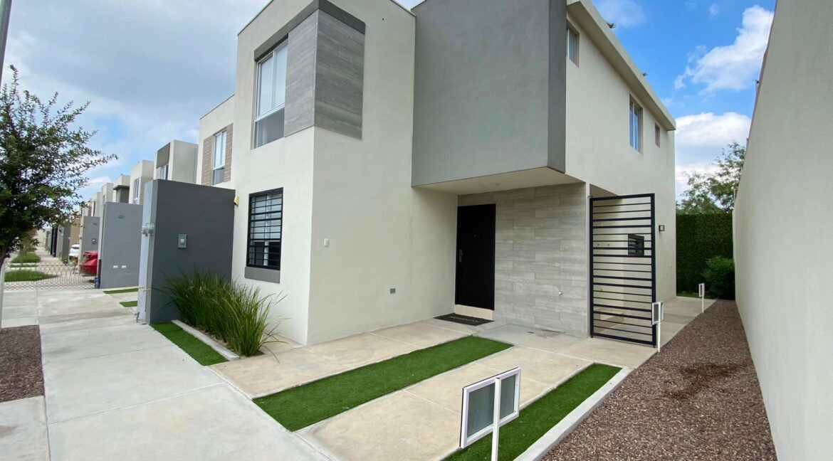 2 CASA EN VENTA MONTEALBAN GARCIA