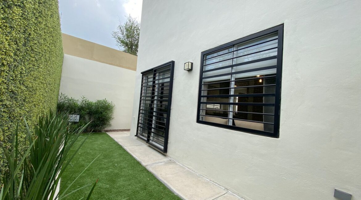 21 CASA EN VENTA MONTEALBAN GARCIA