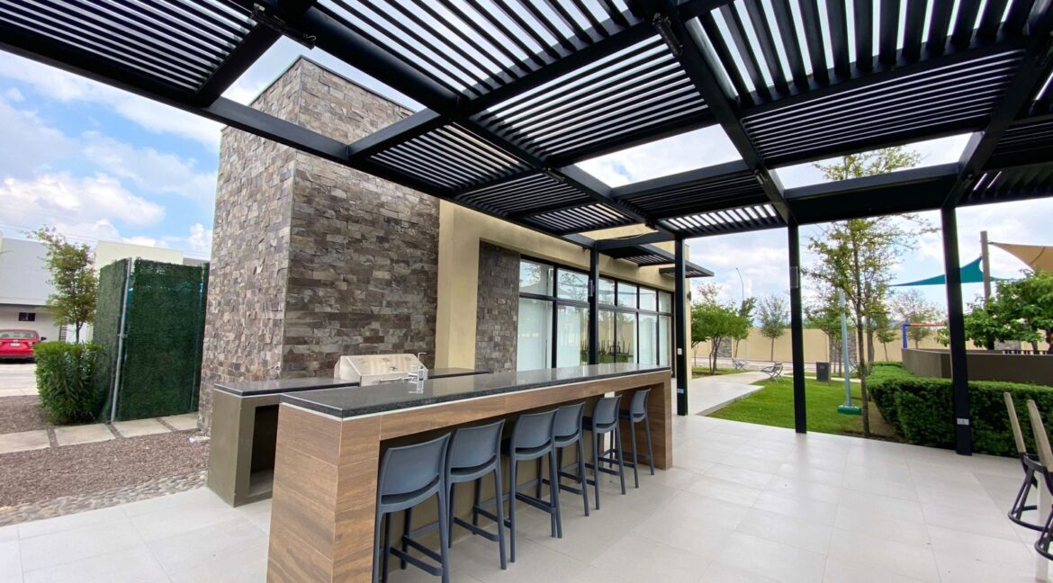 24 CASA EN VENTA MONTEALBAN GARCIA