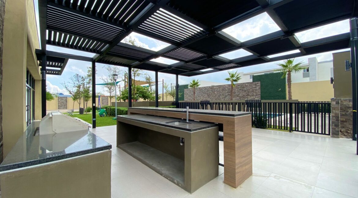 25 CASA EN VENTA MONTEALBAN GARCIA