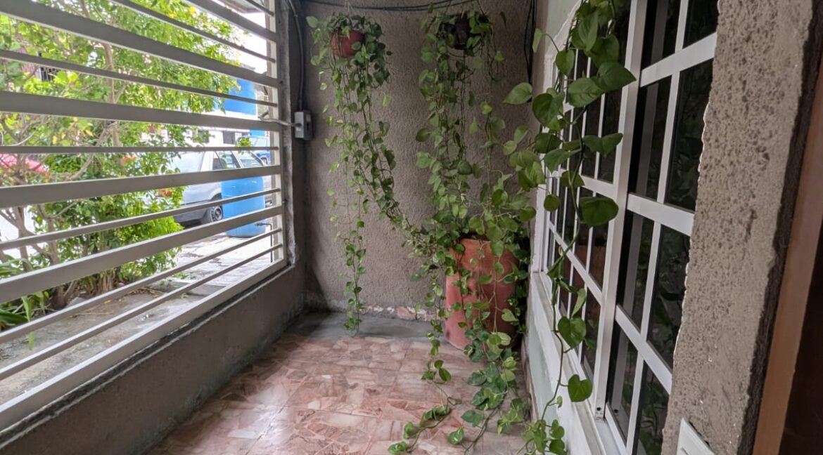 3 CASA EN VENTARIBERAS DE LA SILLA GUADALUPE