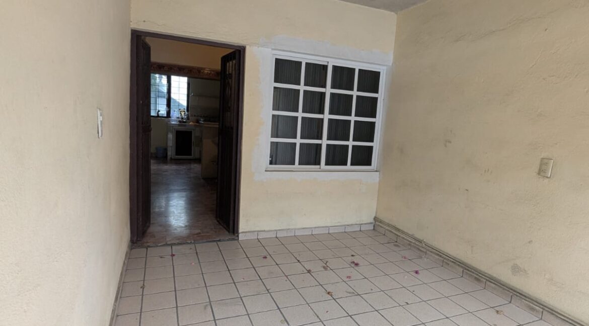 4 CASA EN VENTARIBERAS DE LA SILLA GUADALUPE