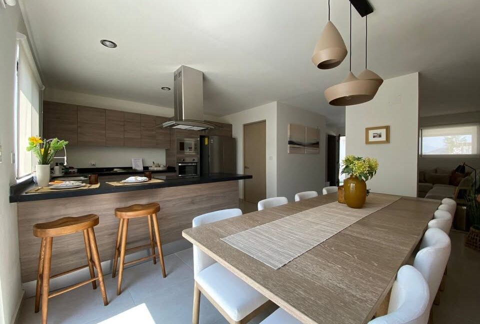 8 CASA EN VENTA CALANDRIA RESIDENCIAL DOMINIO CUMBRES