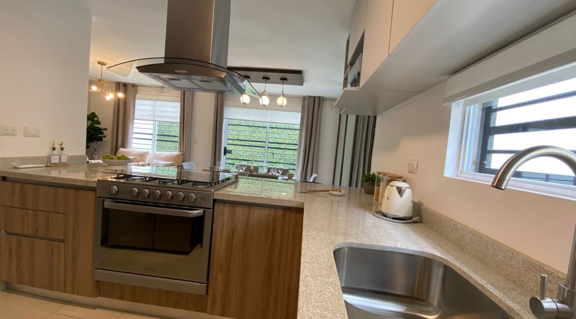 9 CASA EN VENTA MONTEALBAN GARCIA