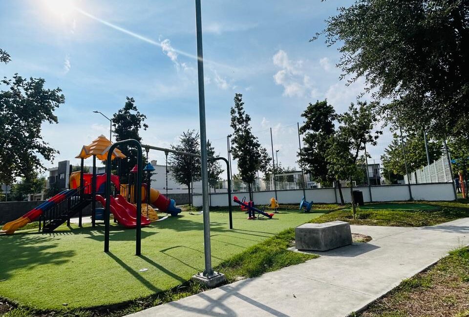 19 CASA EN VENTA MIRADOR APODACA