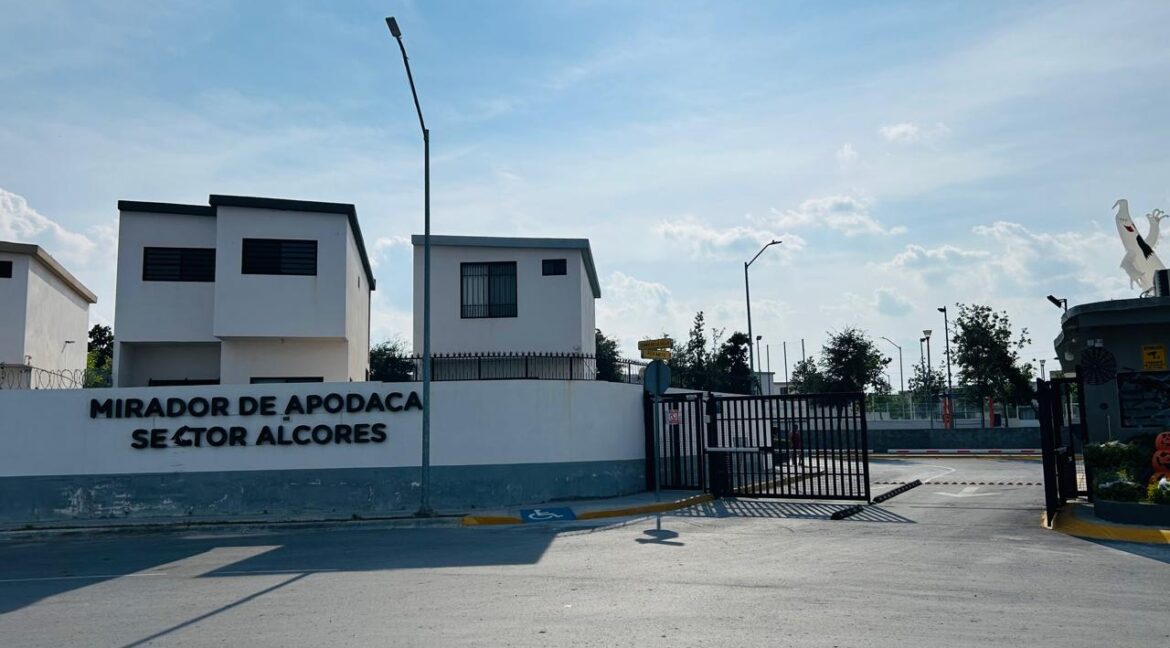 21 CASA EN VENTA MIRADOR APODACA