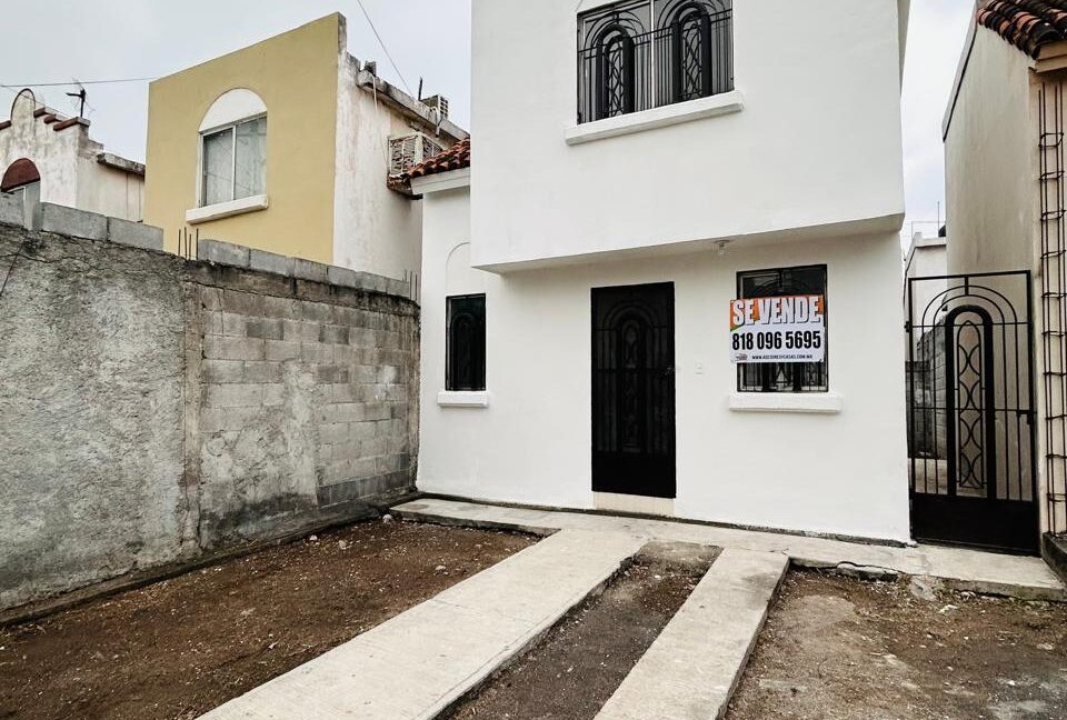 4 CASA EN VENTA BARRIO DE LAS MARGARITAS MONTERREY