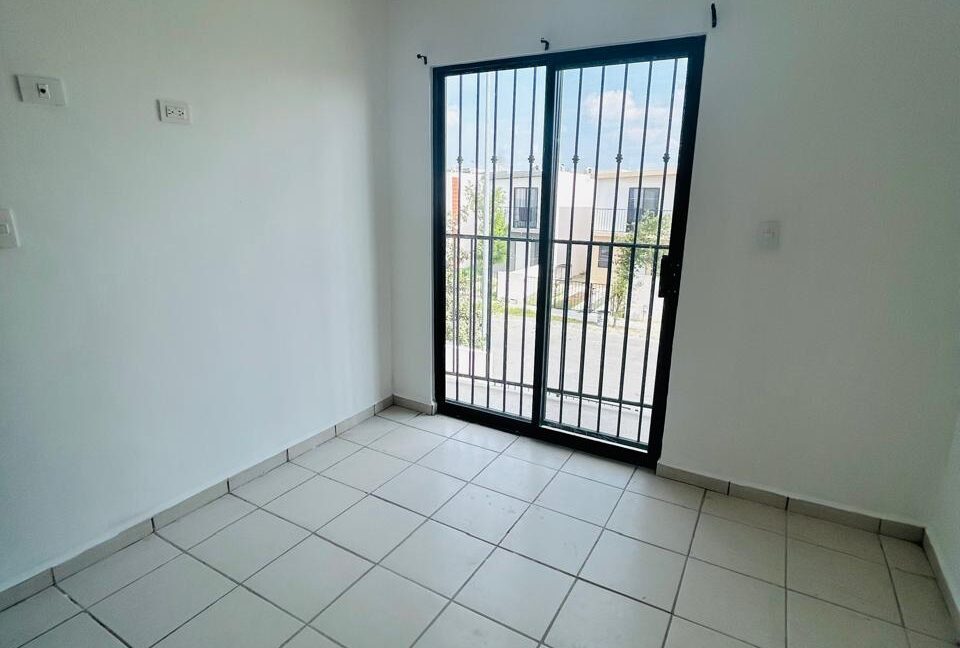 9 CASA EN VENTA MIRADOR APODACA