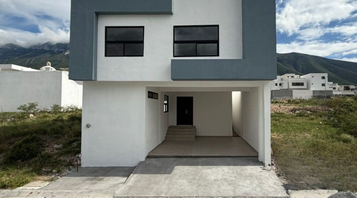 1 CASA EN RENTA MIRADOR RESIDENCIAL DOMINIO CUMBRES