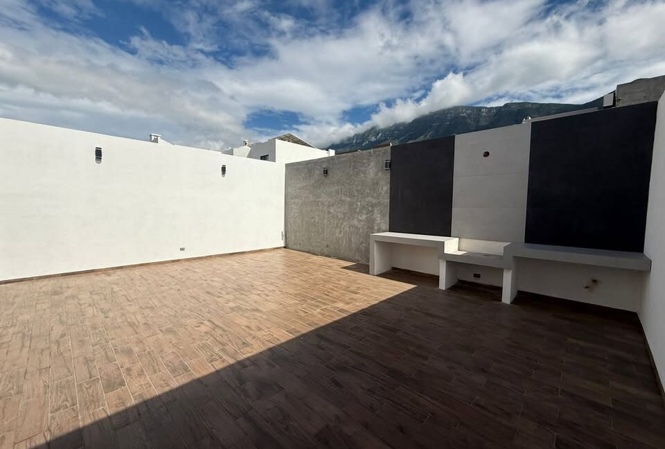 10 CASA MIRADOR RESIDENCIAL