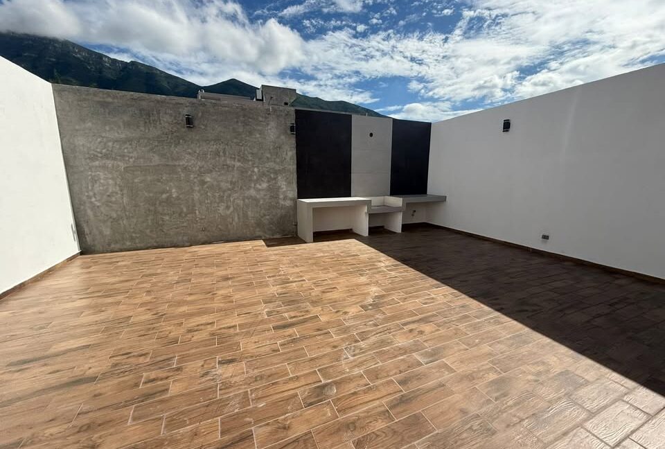 11 CASA MIRADOR RESIDENCIAL