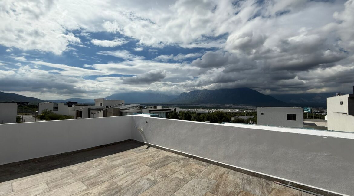 20 CASA MIRADOR RESIDENCIAL