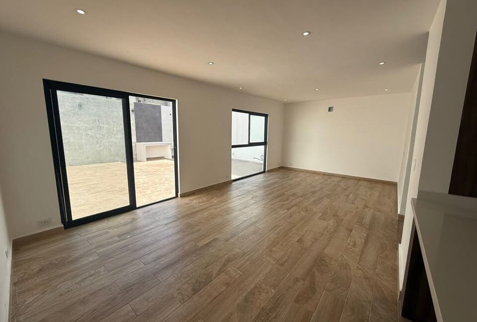 3 CASA EN RENTA MIRADOR RESIDENCIAL DOMINIO CUMBRES