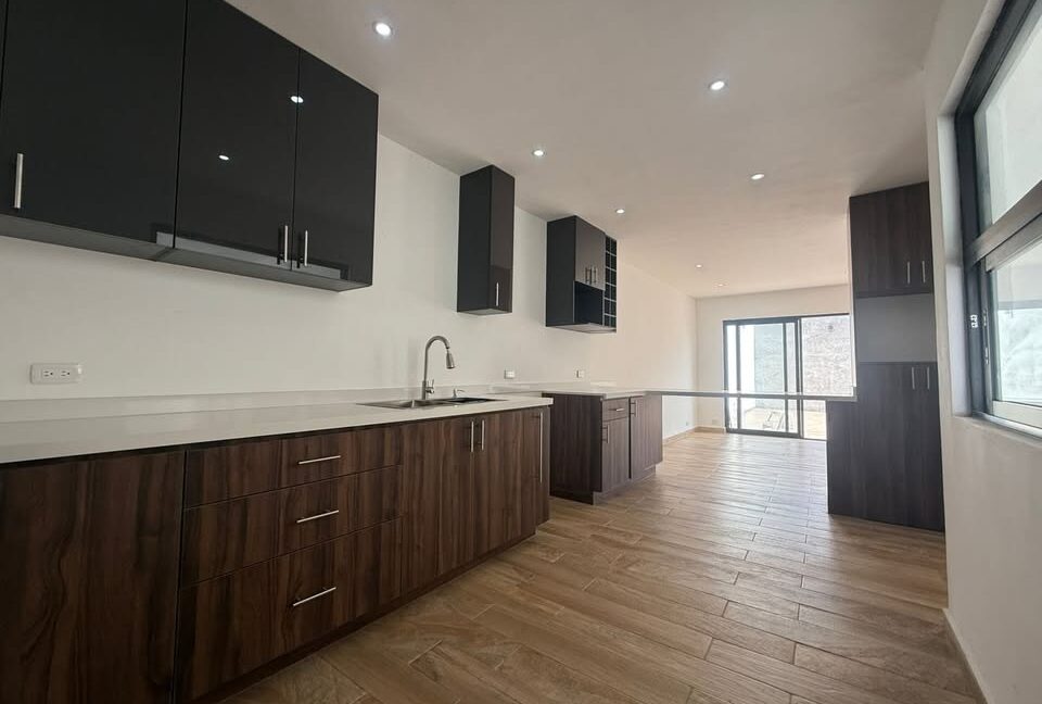 4 CASA RENTA MIRADOR RESIDENCIAL DOMINIO CUMBRES