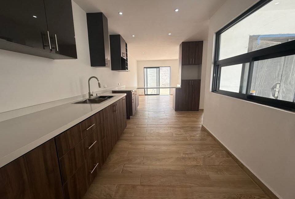 6 CASA MIRADOR RESIDENCIAL DOMINIO CUMBRES