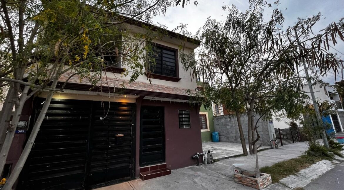 2 Casa en Venta Paseo Santa Rosa Apodaca