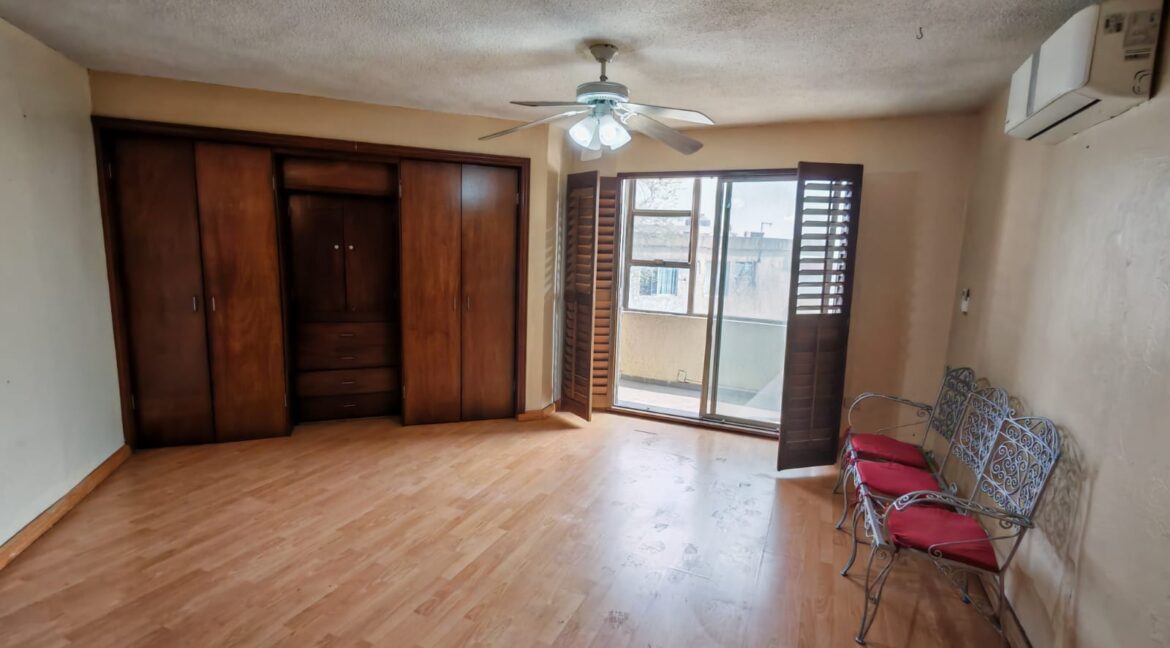 9 CASA EN VENTA CUMBRES 3 SECTOR