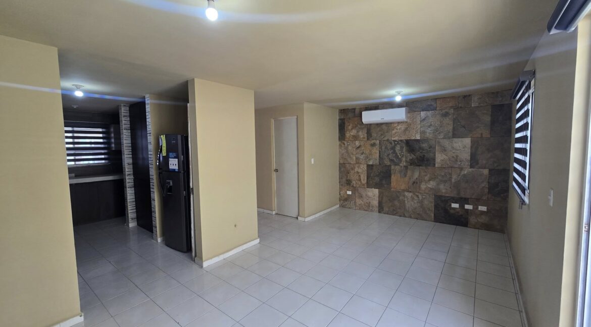 CASA EN VENTA CERRADA PROVIDENCIA APODACA 5