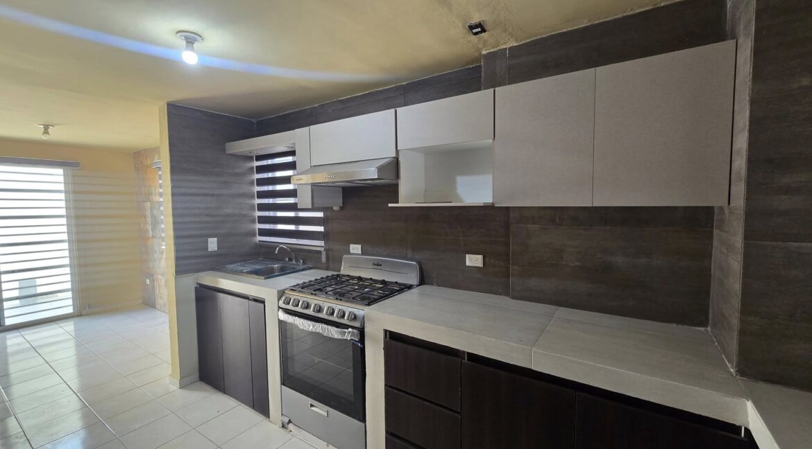 CASA EN VENTA CERRADA PROVIDENCIA APODACA 6