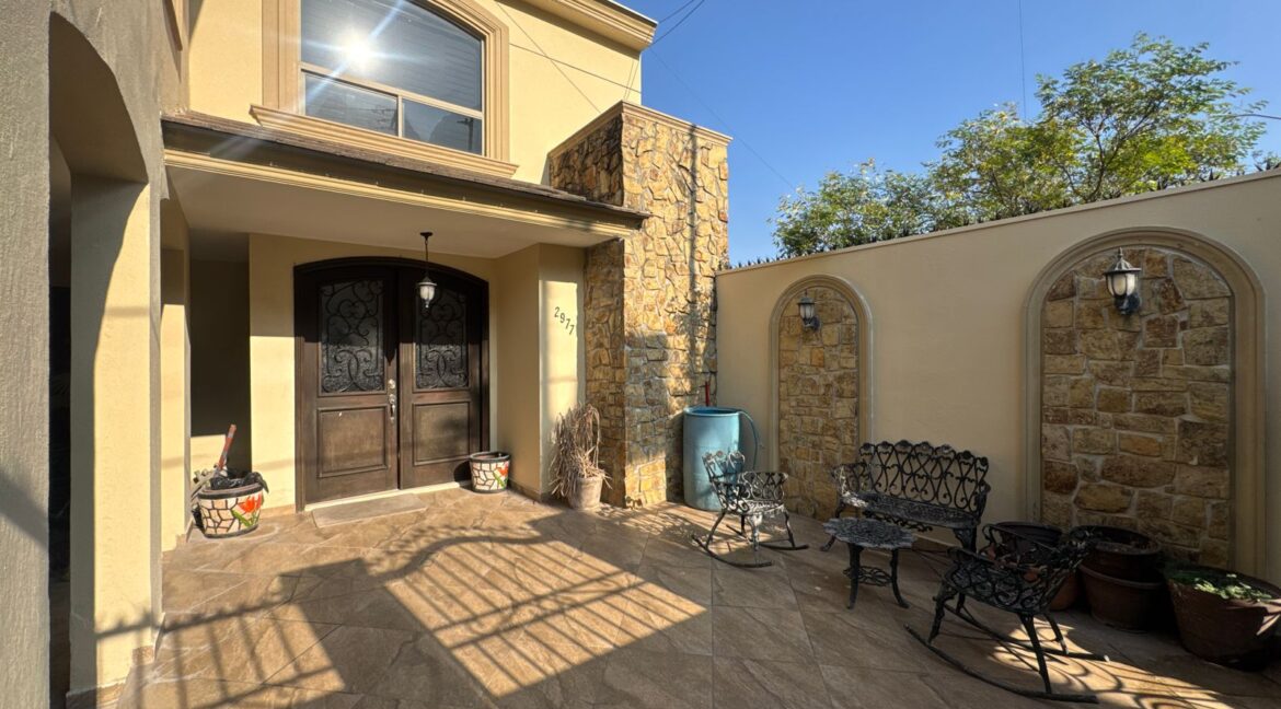 Casa en Venta Cumbres 5to Sector 3