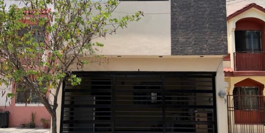 Casa en Venta Colonial Cumbres, Monterrey