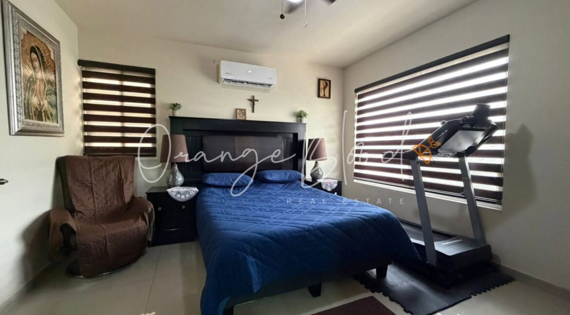 12 CASA EN VENTA CERRADAS DE CUMBRES MONTERREY.