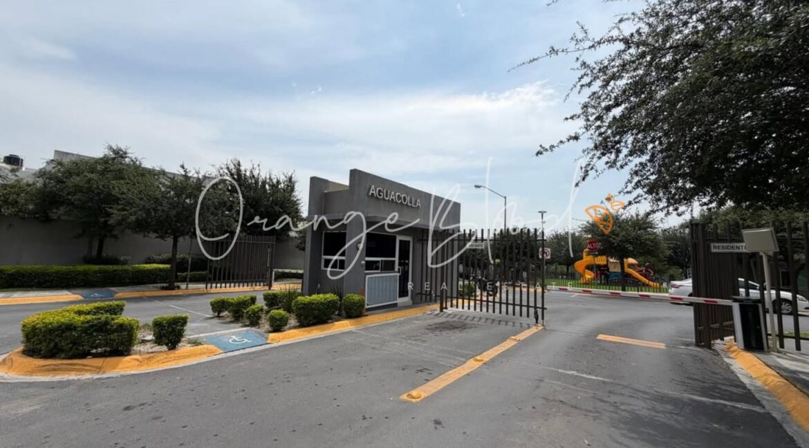 13 CASA EN VENTA CERRADAS DE CUMBRES MONTERREY.