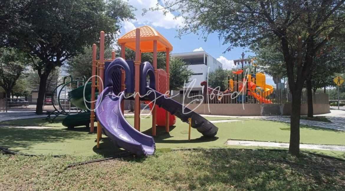 14 CASA EN VENTA CERRADAS DE CUMBRES MONTERREY.