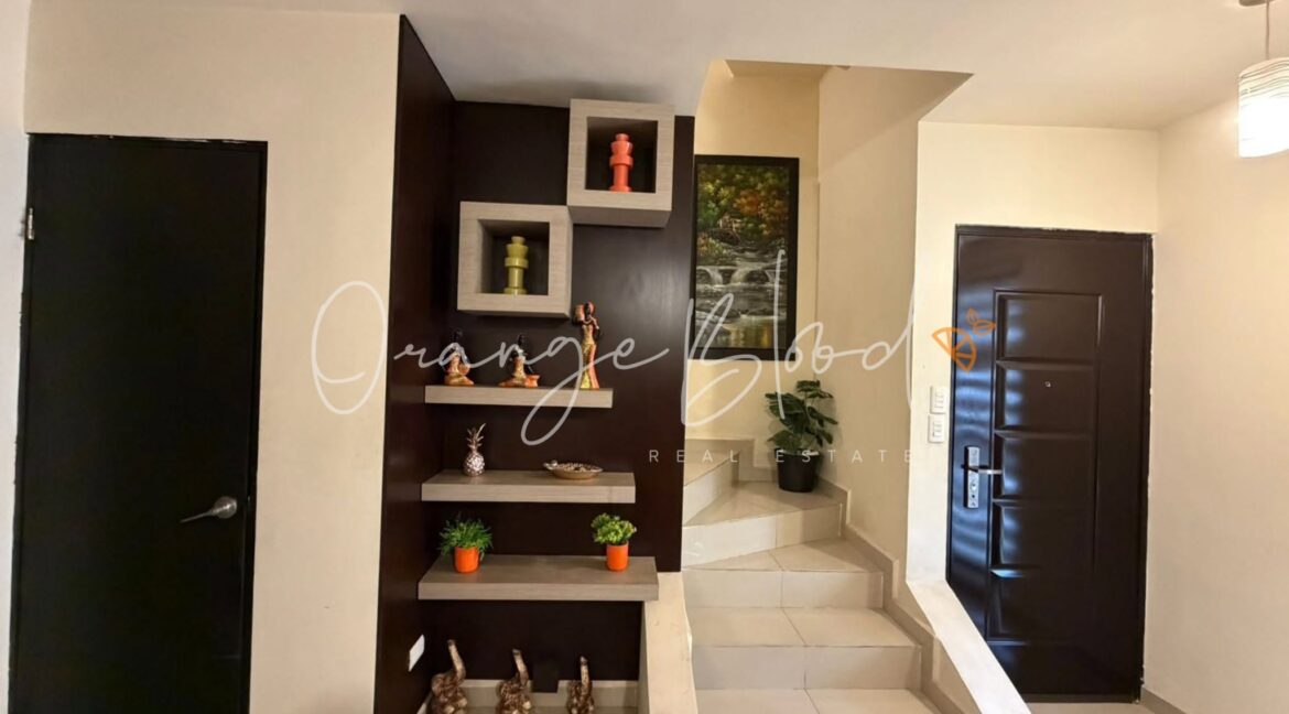 5 CASA EN VENTA CERRADAS DE CUMBRES MONTERREY.