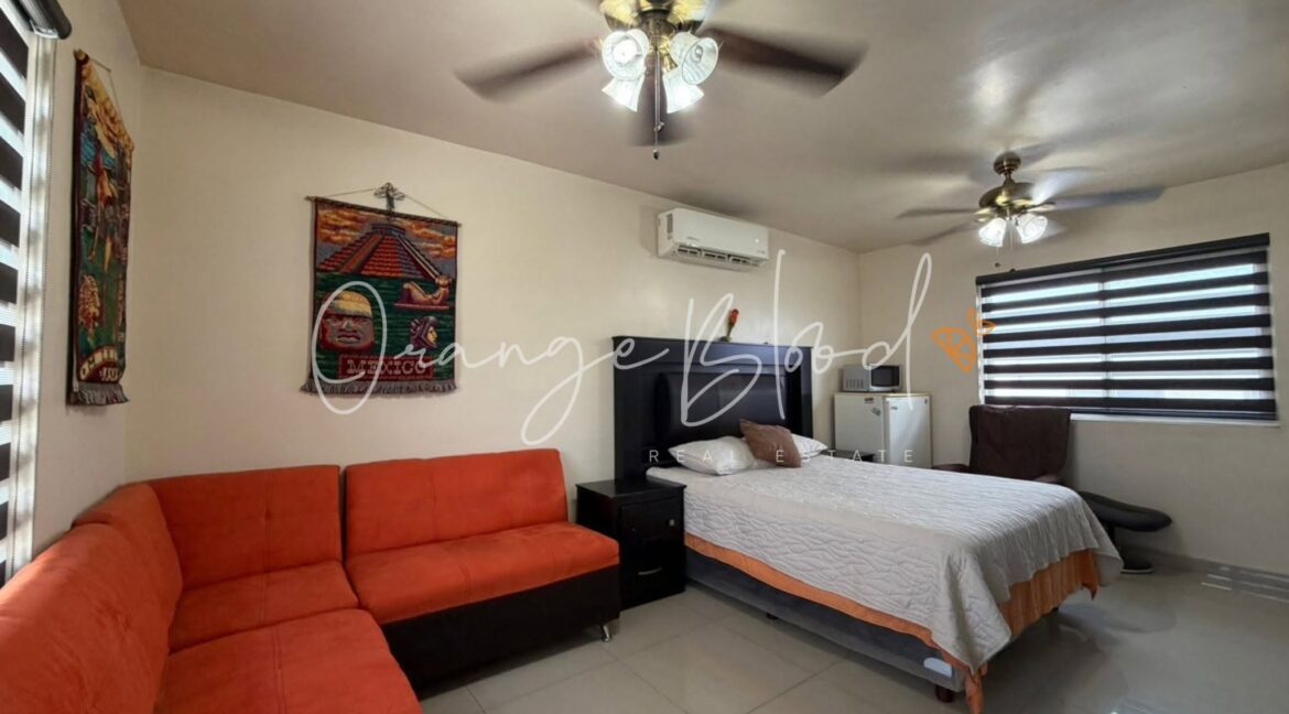 9 CASA EN VENTA CERRADAS DE CUMBRES MONTERREY.