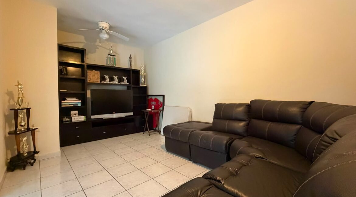 Casa en Venta Cumbres 5to Sector 4