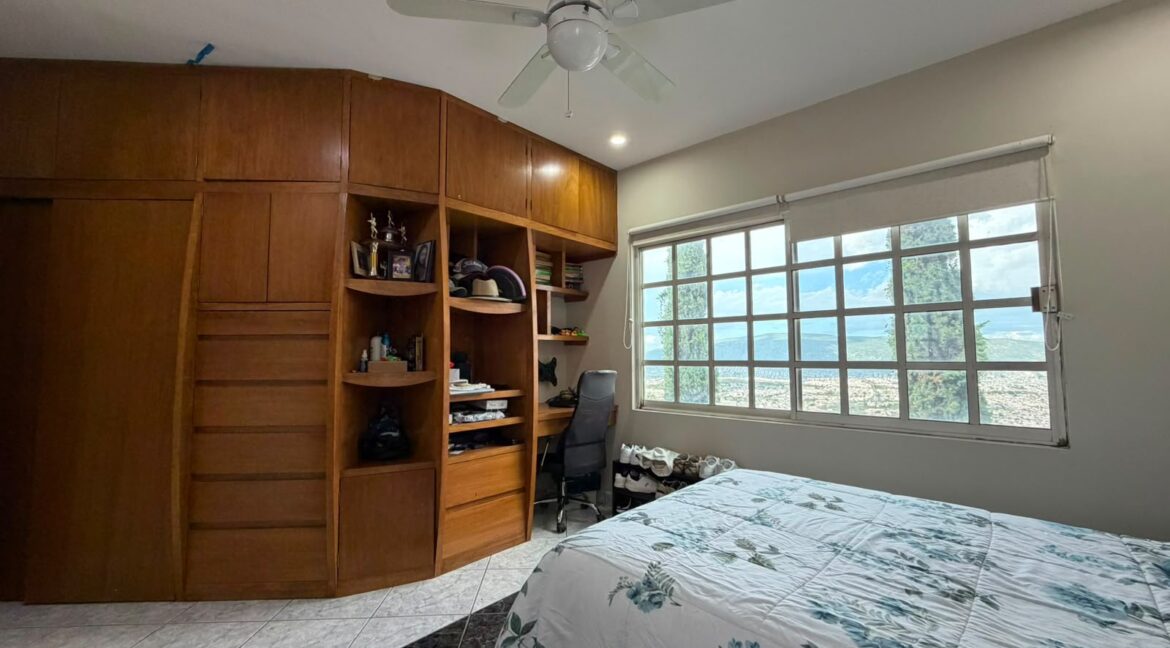 Casa en Venta Cumbres 5to Sector 9