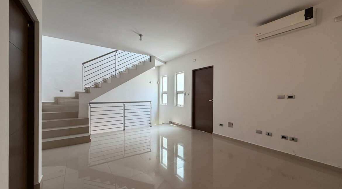 Casa en Venta Colinas del Valle 8
