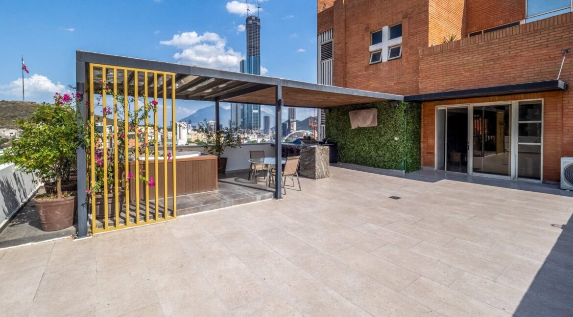 Departamento en Venta San Jeronimo Mty 20